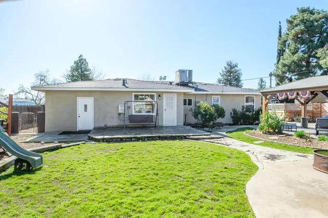 $425,000 | 5443 East Saginaw Way, Fresno, CA 93727
