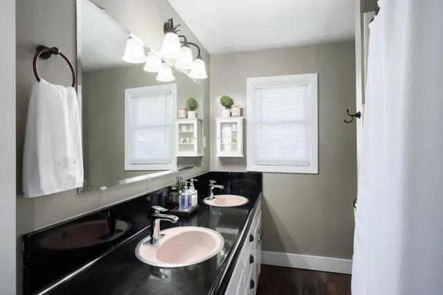 $425,000 | 5443 East Saginaw Way, Fresno, CA 93727