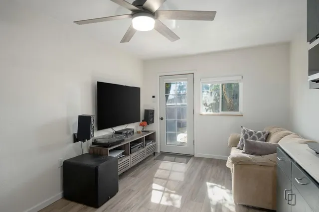 $425,000 | 5443 East Saginaw Way, Fresno, CA 93727