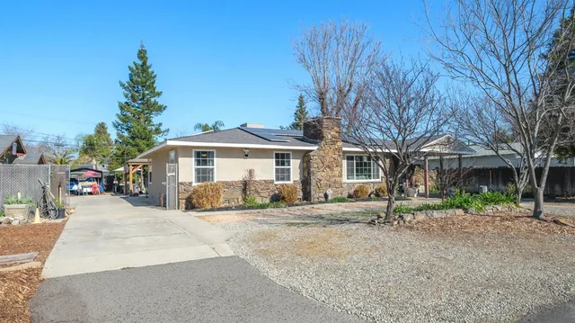 $425,000 | 5443 East Saginaw Way, Fresno, CA 93727