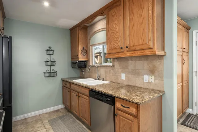 $425,000 | 5443 East Saginaw Way, Fresno, CA 93727