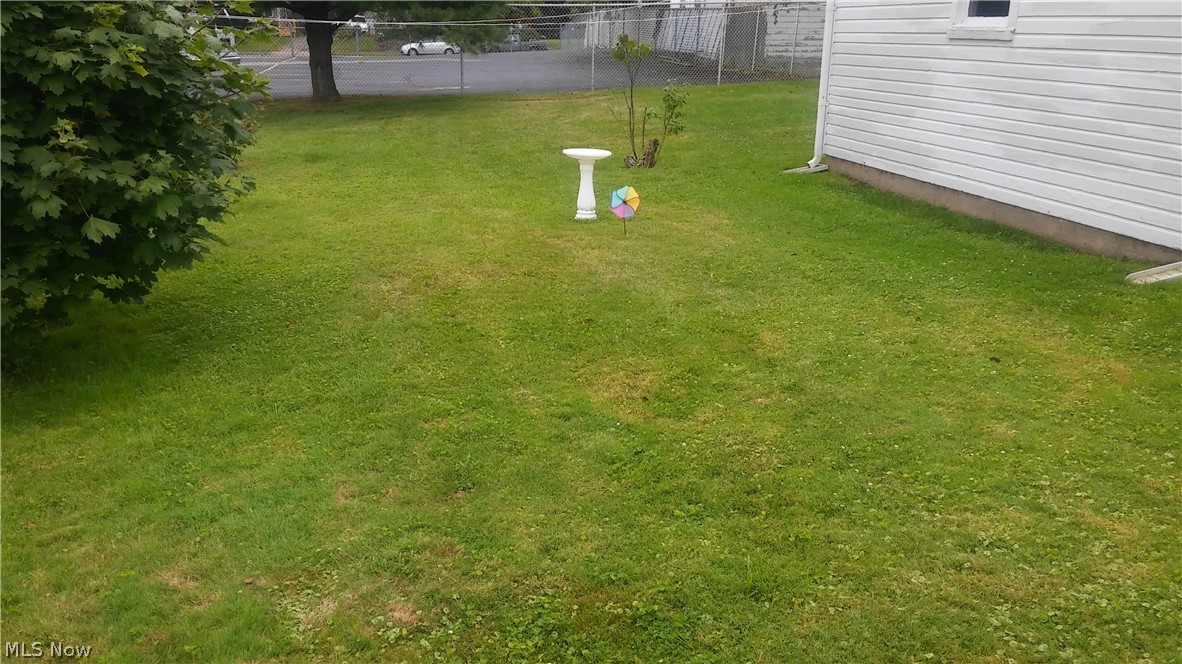 98 Prospect Street Struthers, OH 44471 - Photo 5 of 35