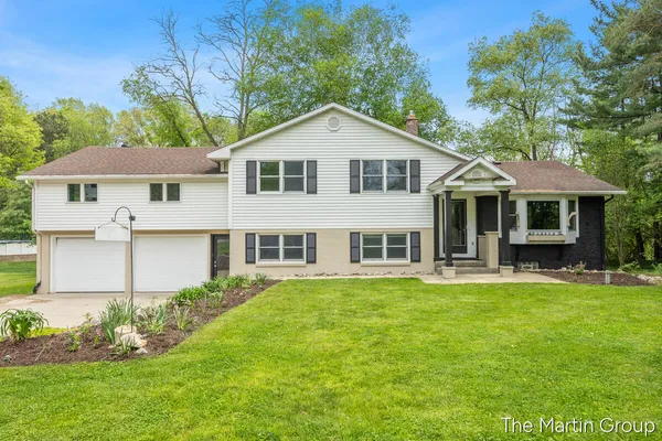 $595,000 | 6610 Riga Avenue Northeast, Rockford, MI 49341
