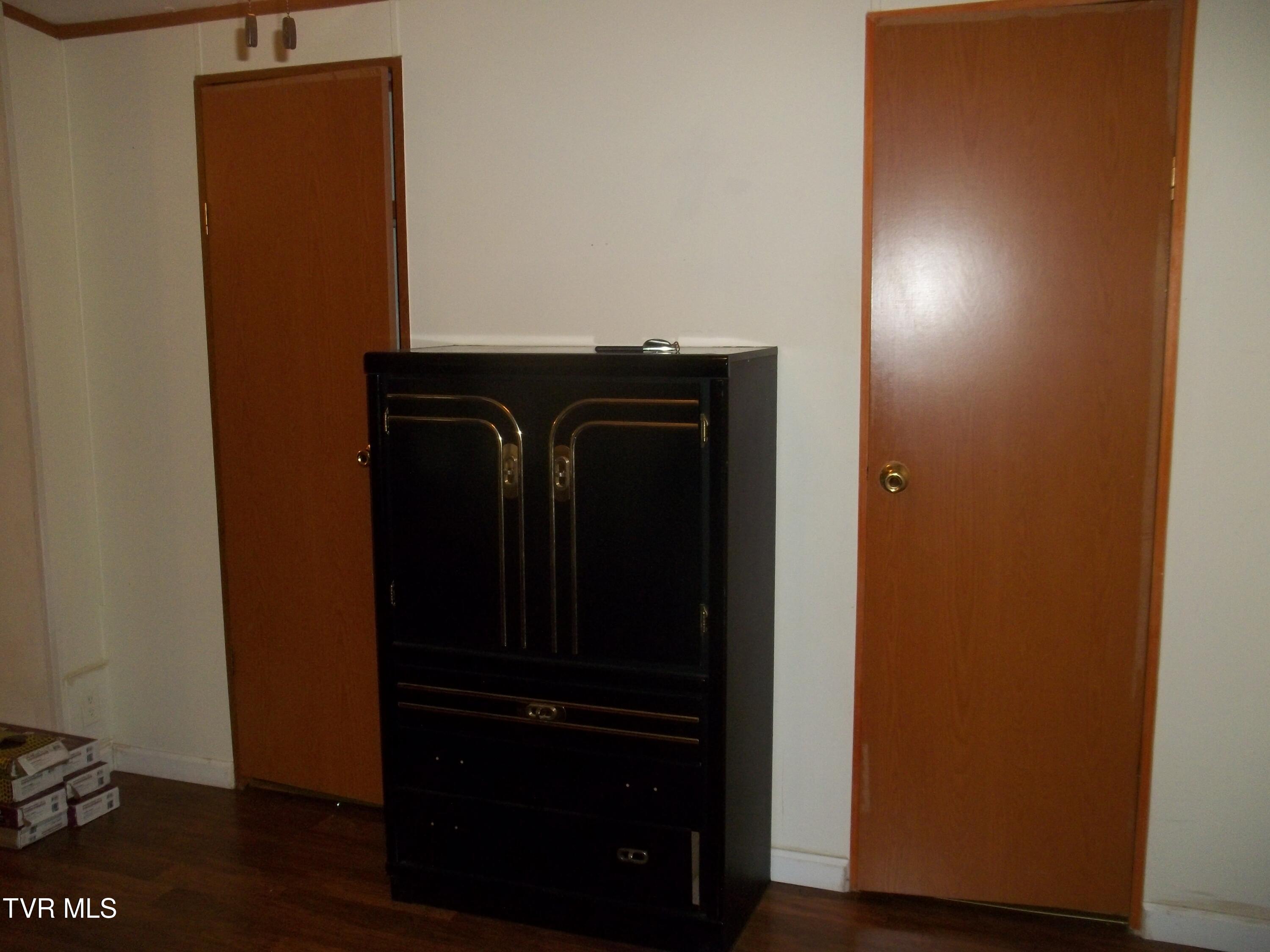 1284 Powder Branch Road Johnson City, TN 37601 - Photo 14 of 34 100_1547