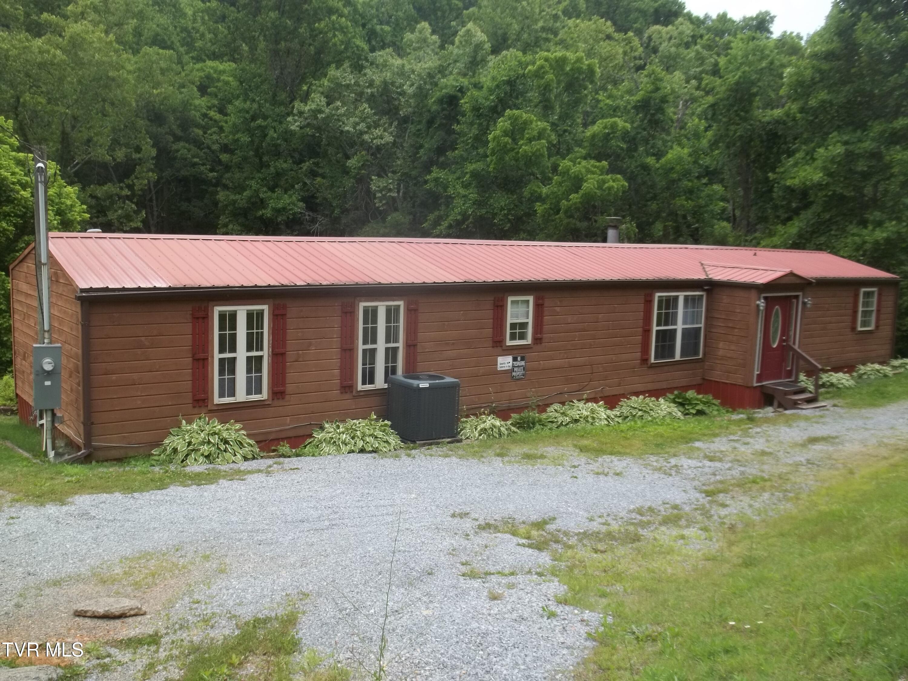 1284 Powder Branch Road Johnson City, TN 37601 - Photo 3 of 34 100_1574