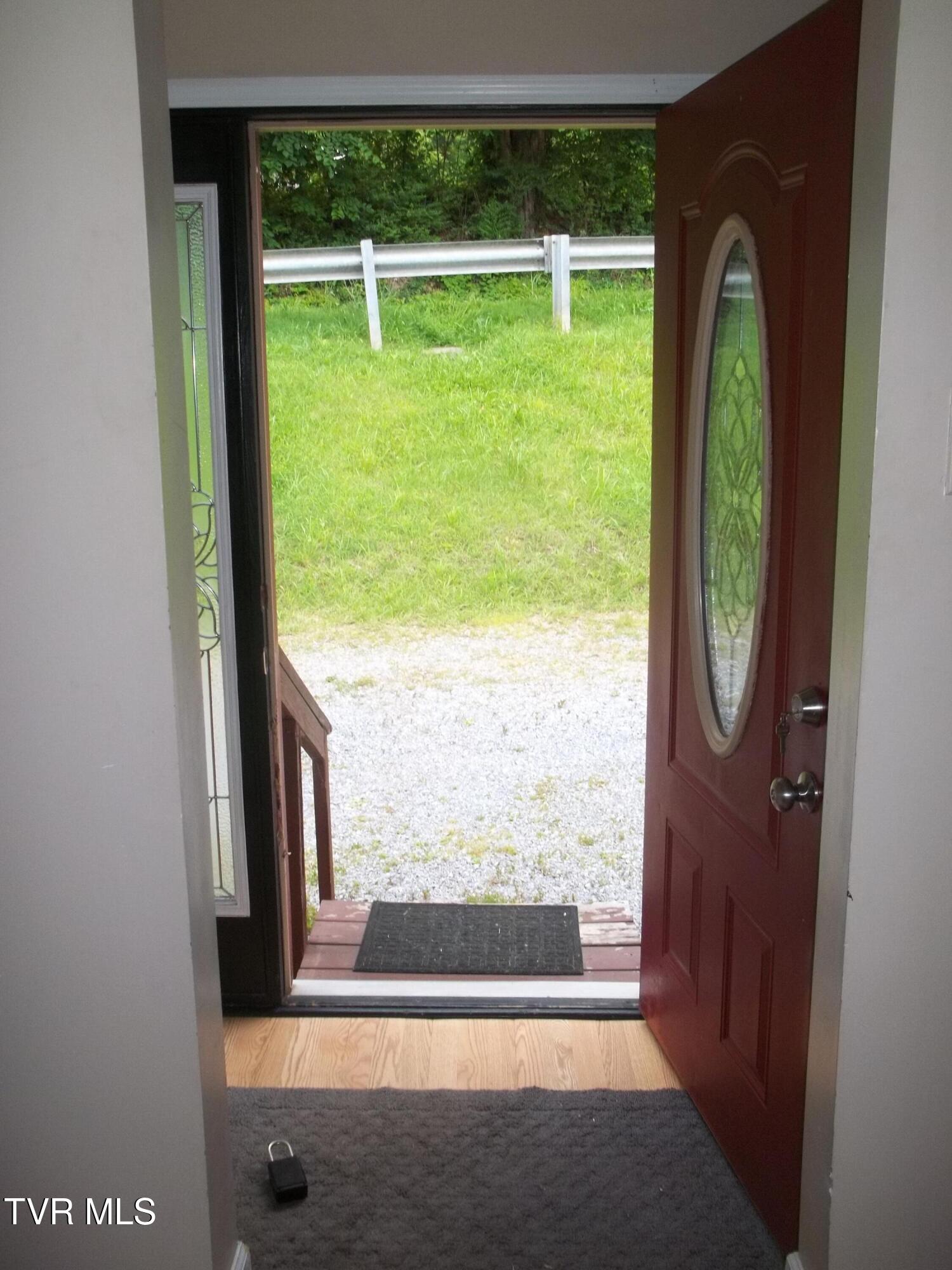 1284 Powder Branch Road Johnson City, TN 37601 - Photo 5 of 34 100_1558 - Copy