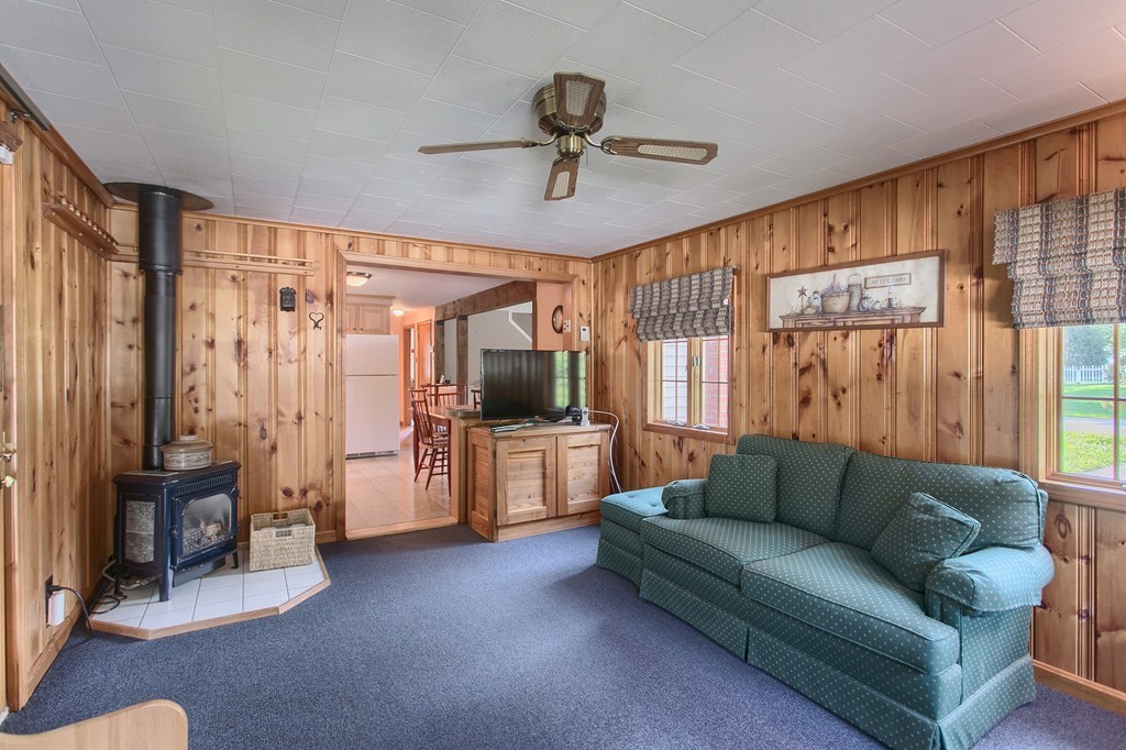 11 Gregory Road Chelmsford, MA 01824 - Photo 17 of 30