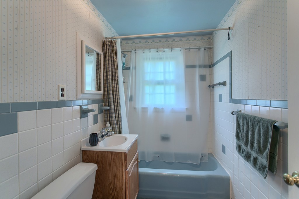 11 Gregory Road Chelmsford, MA 01824 - Photo 18 of 30