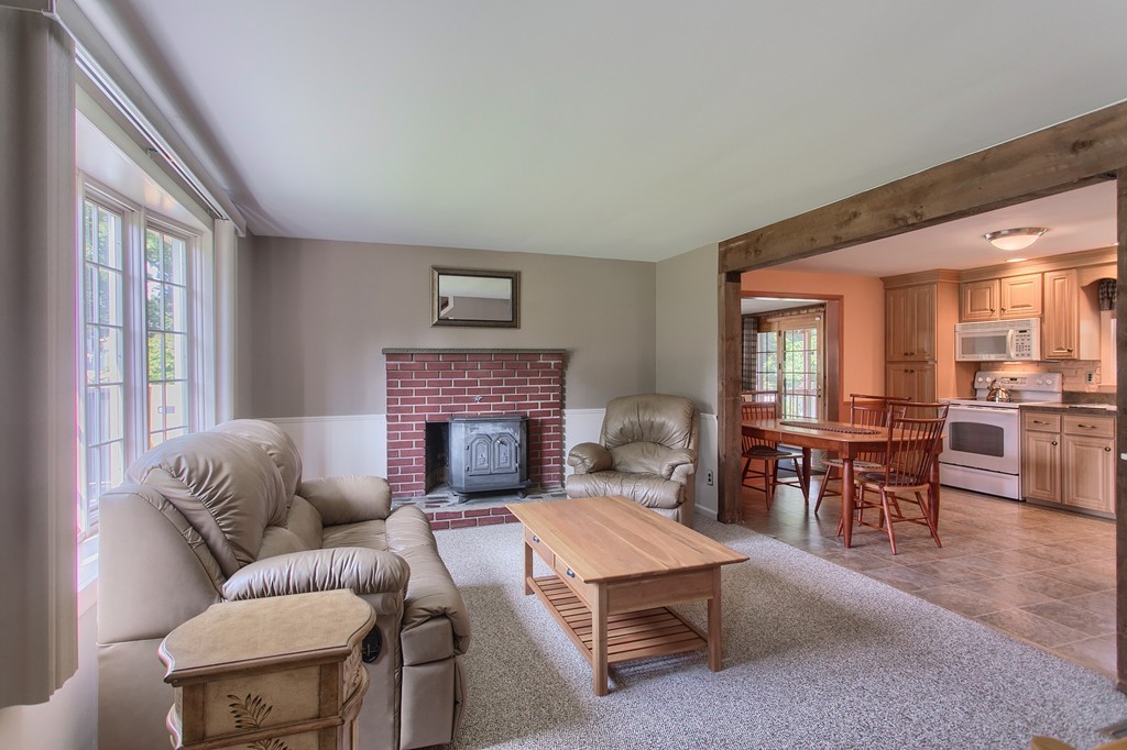 11 Gregory Road Chelmsford, MA 01824 - Photo 3 of 30