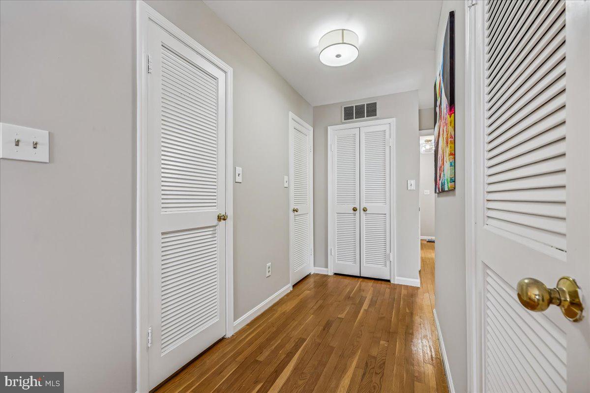 13120 Brandon Way Road Gaithersburg, MD 20878 - Photo 37 of 82 Hallway