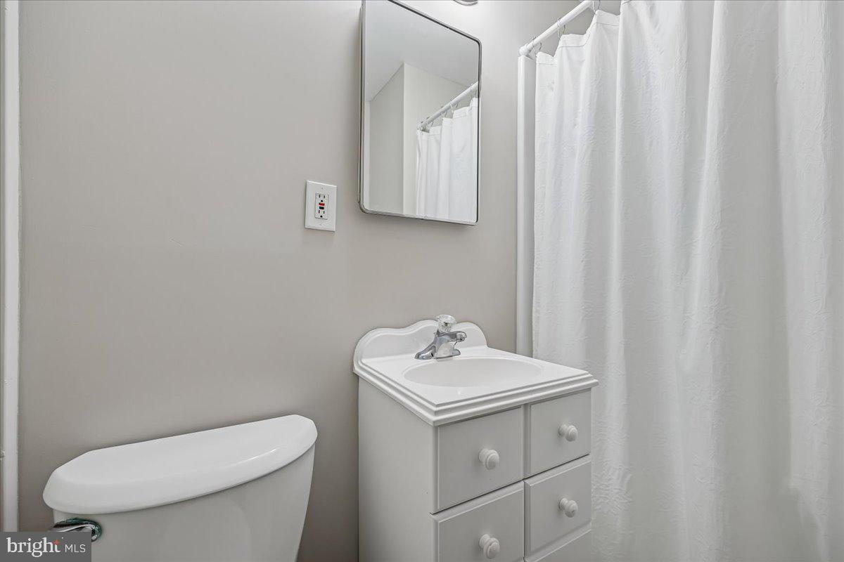 13120 Brandon Way Road Gaithersburg, MD 20878 - Photo 67 of 82 Full bath in lower level