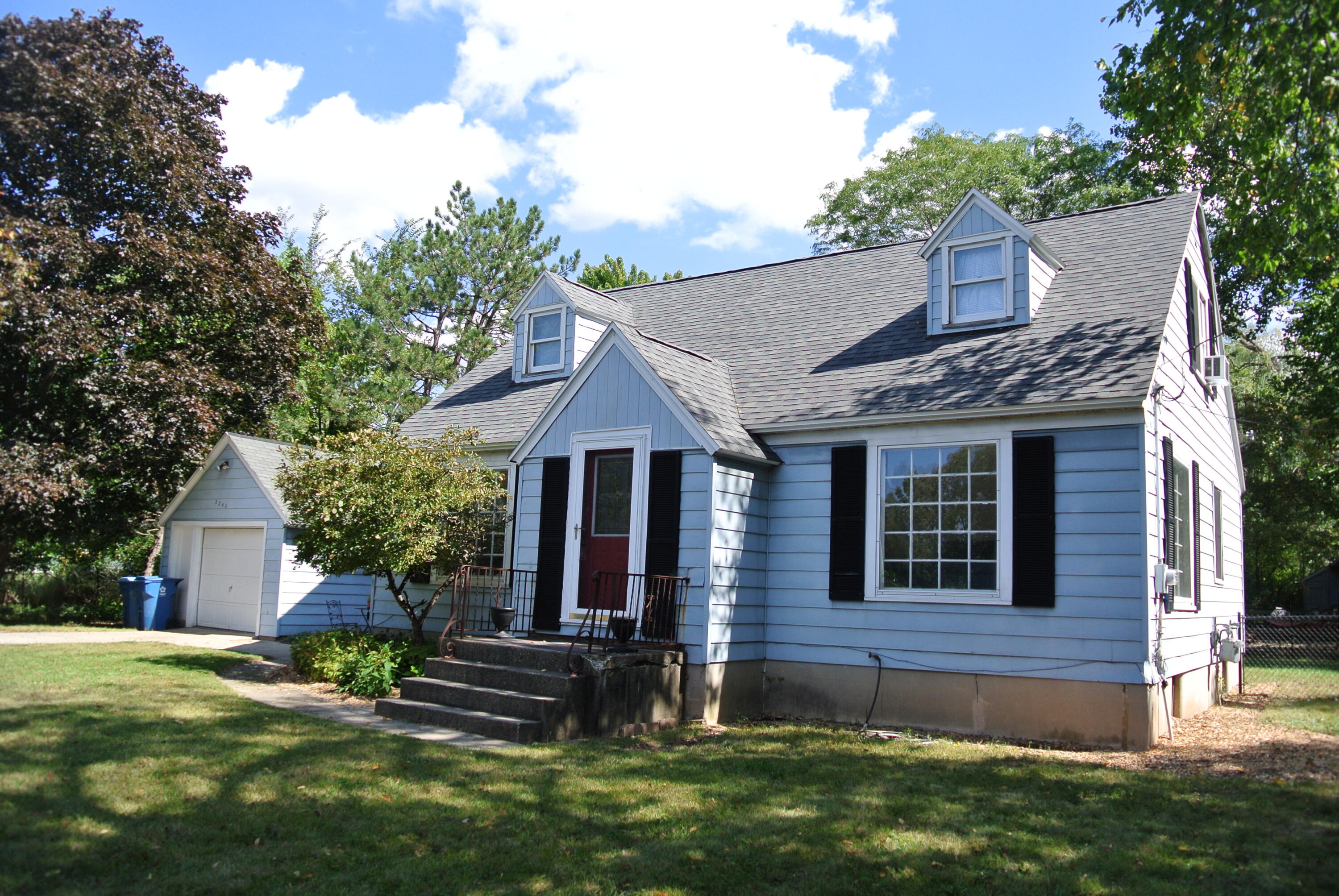 3240 Breton Road Southeast Kentwood, MI 49512 - Photo 1 of 18 DSC_0199