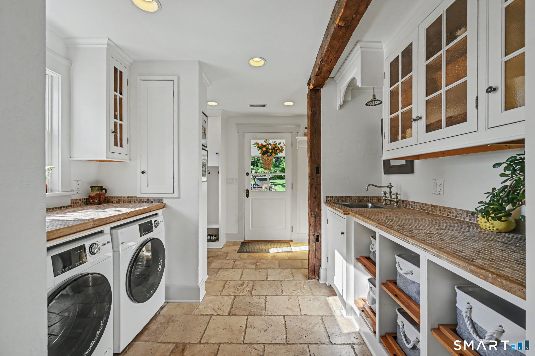 143 Chestnut Hill Road Wilton, CT 06897 - Photo 15 of 40 Wonderful Mudroom with Laundry and tons of storage.