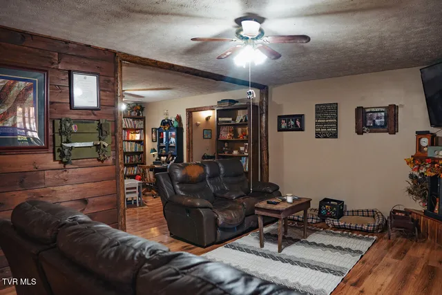 $2,024,700 | 3500 James Phillips Way, Sevierville, TN 37876