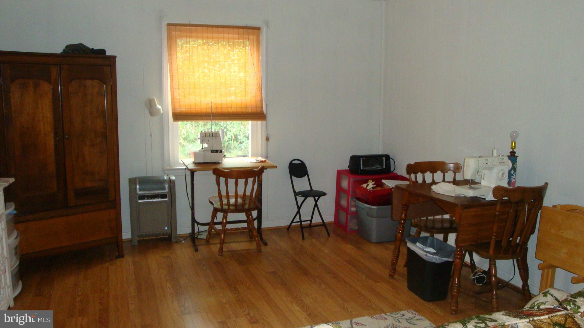 7804 Signal Hill Road Manassas, VA 20111 - Photo 17 of 26 Interior (General) / Sewing room