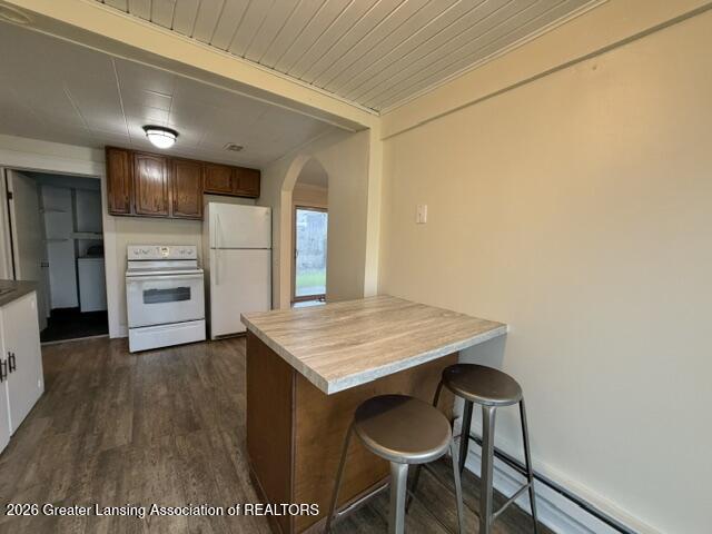 1027 Cooper Avenue Lansing, MI 48910 - Photo 2 of 17 IMG_4591