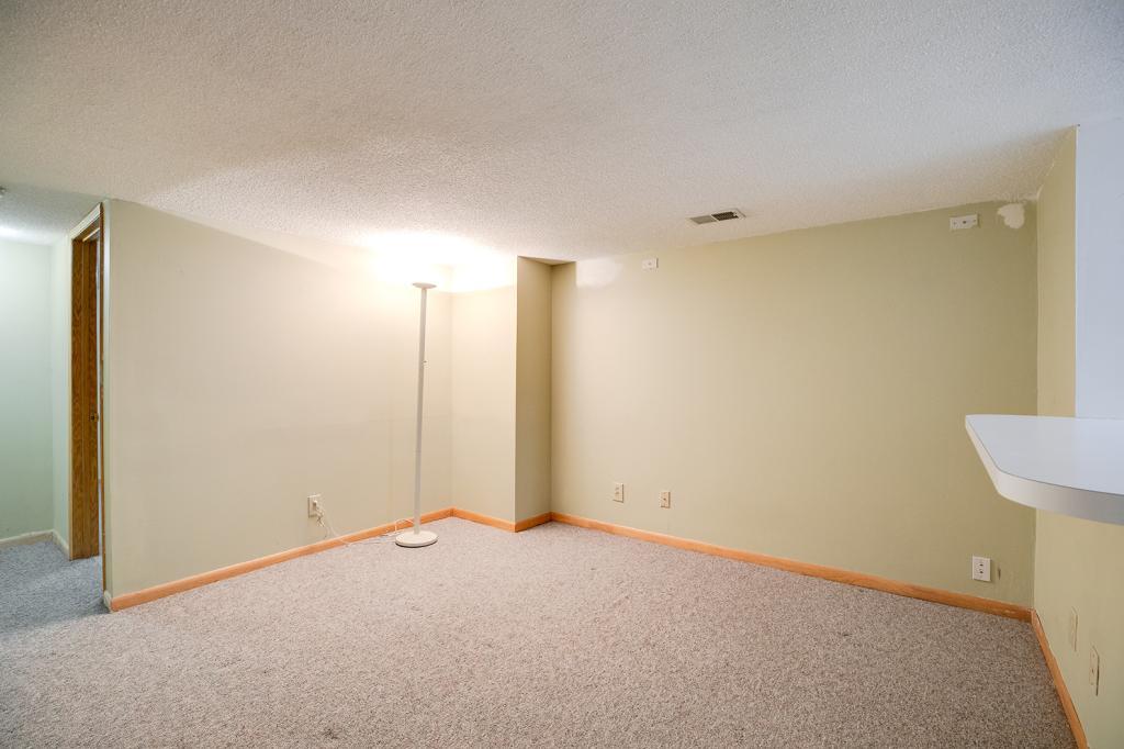 8448 Little Road Bloomington, MN 55437 - Photo 22 of 30