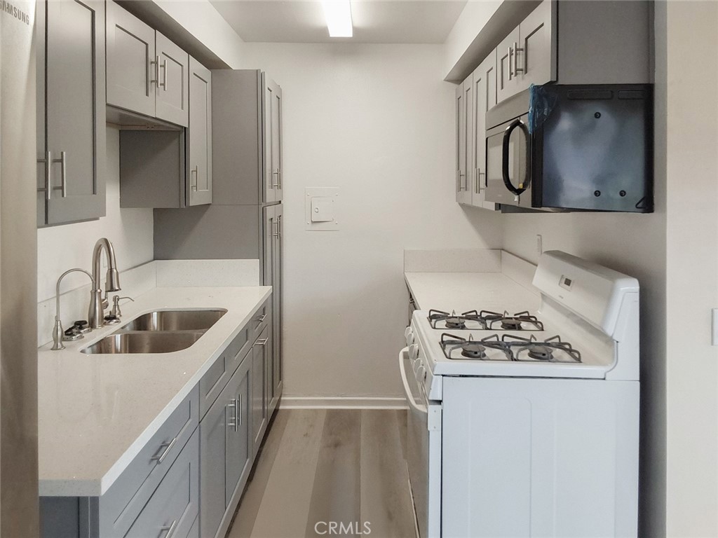 1006 Boynton Street, Unit 2 Glendale, CA 91205 - Photo 7 of 29