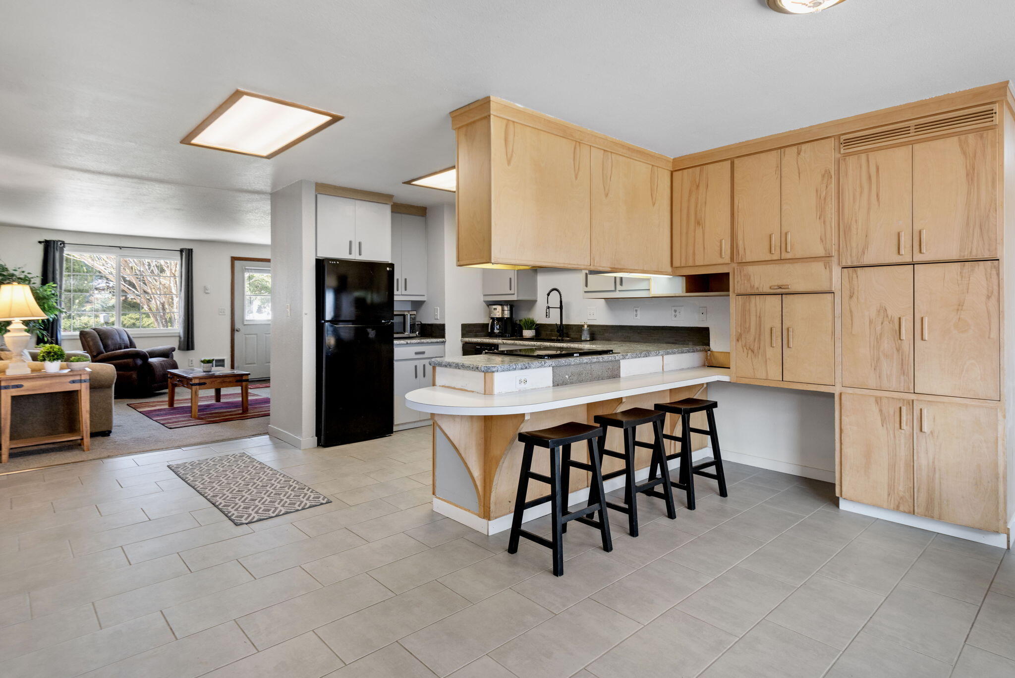 3044 Southwest Meadow Lane Redmond, OR 97756 - Photo 4 of 22