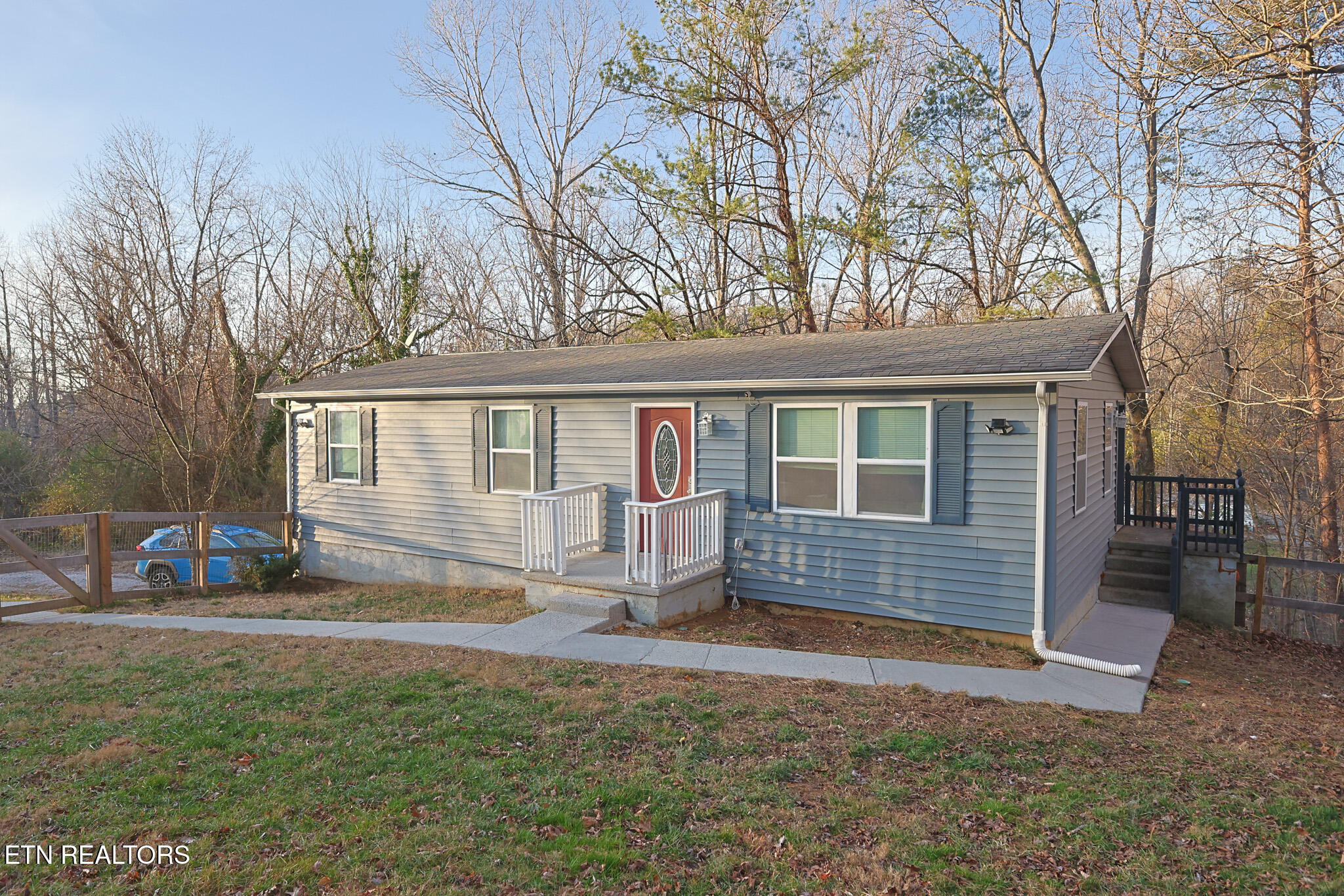 1104 Stony Point Road Knoxville, TN 37914 - Photo 4 of 32 Front