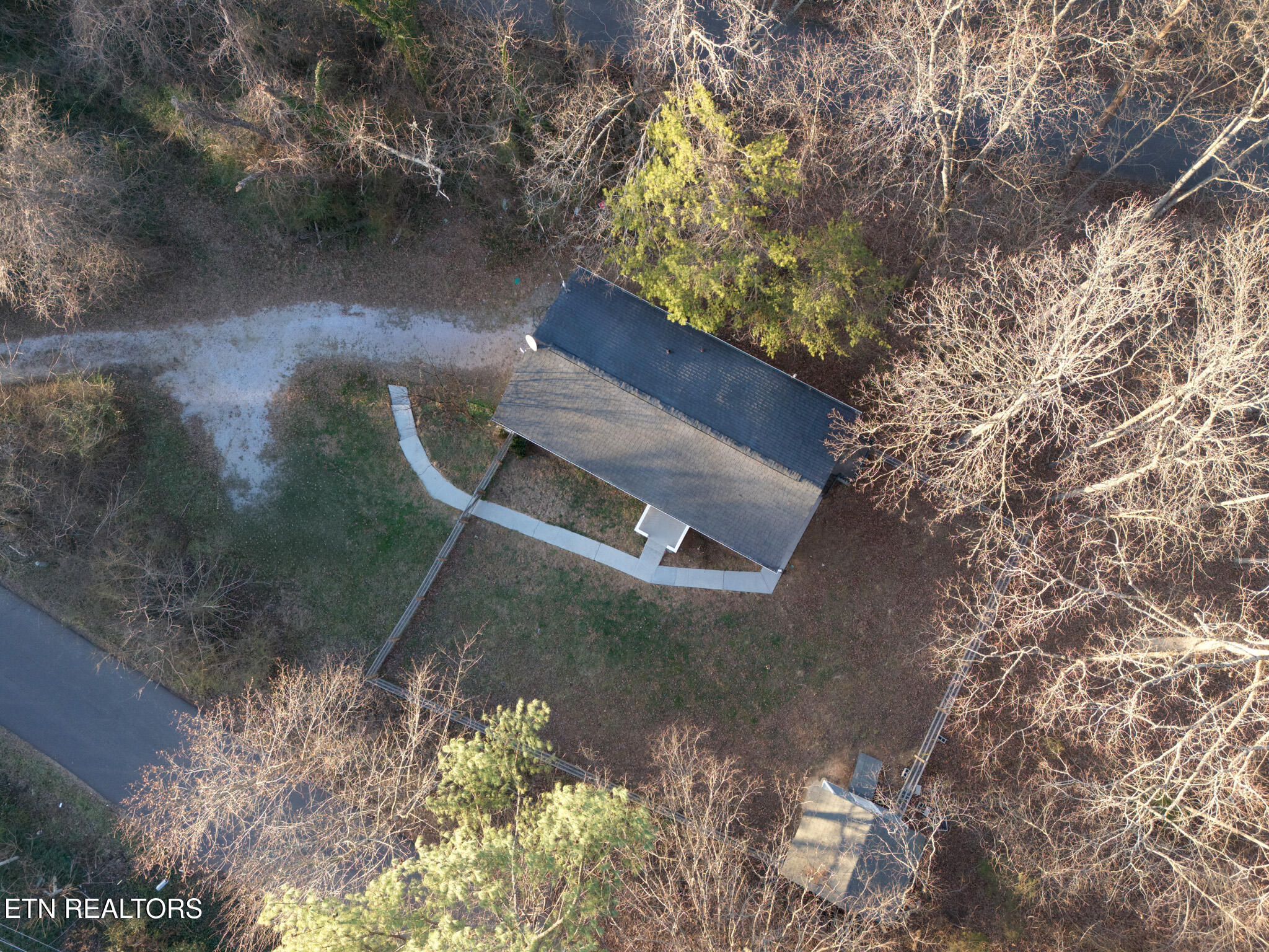 1104 Stony Point Road Knoxville, TN 37914 - Photo 7 of 32 Front