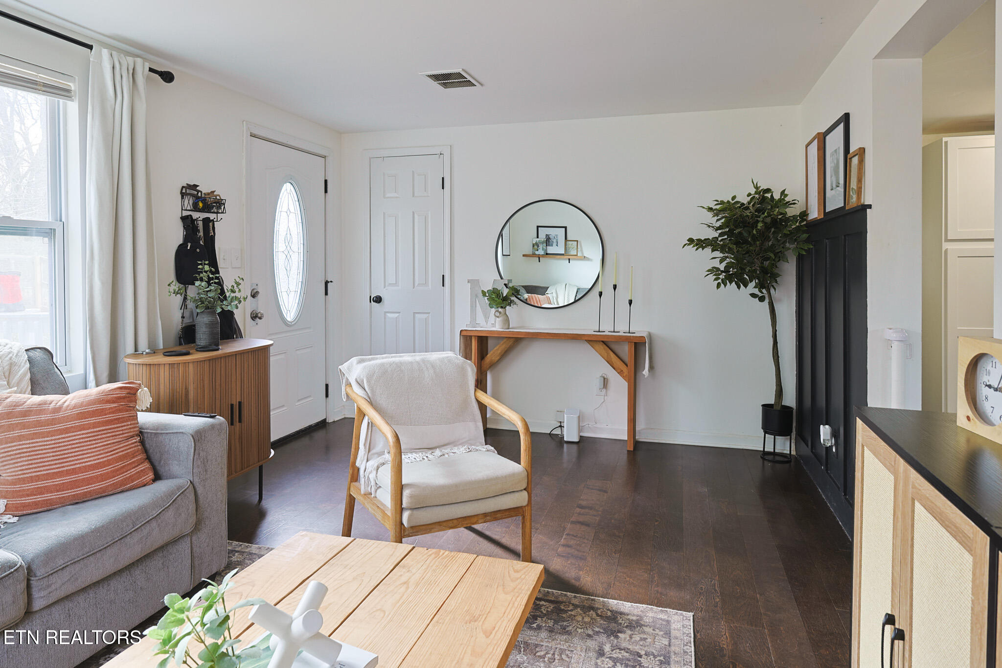 1104 Stony Point Road Knoxville, TN 37914 - Photo 8 of 32 Living