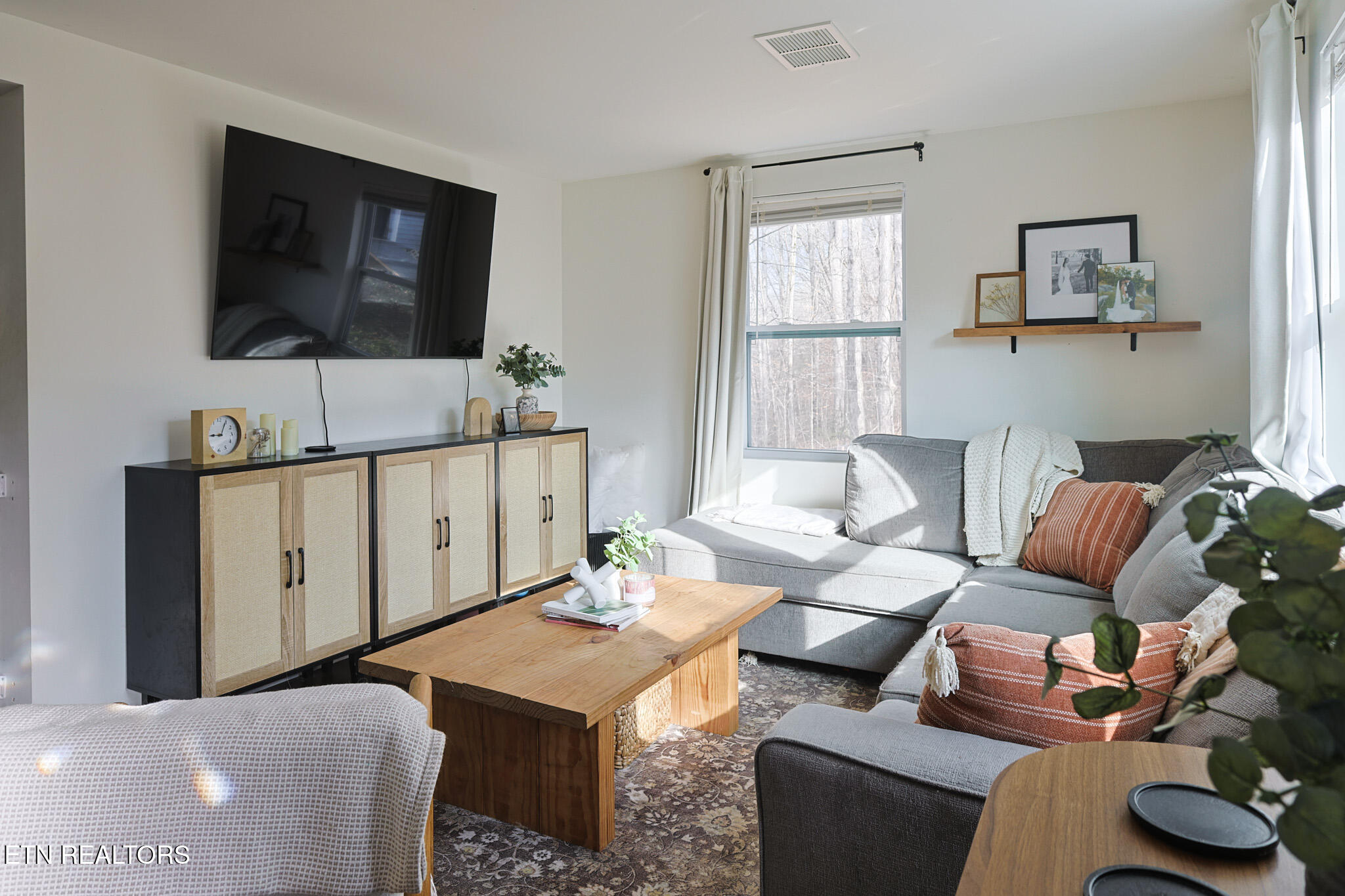 1104 Stony Point Road Knoxville, TN 37914 - Photo 9 of 32 Living