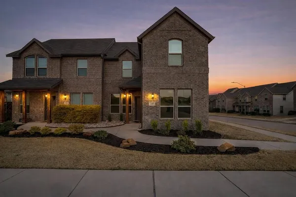 $315,000 | 440 Milverton Drive, Fort Worth, TX 76036