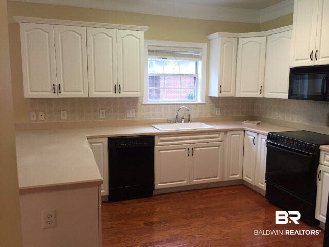 10120 Constantine Street Daphne, AL 36526 - Photo 7 of 29 For Sale: 10120 Constantine Street, Daphne, AL 36526 Kitchen