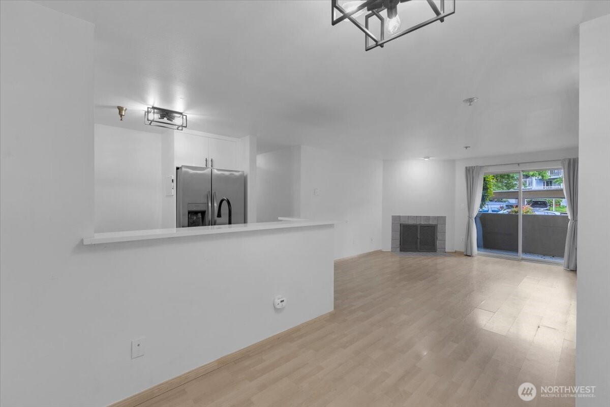 975 Aberdeen Avenue Northeast, Unit D105 Renton, WA 98056 - Photo 2 of 15