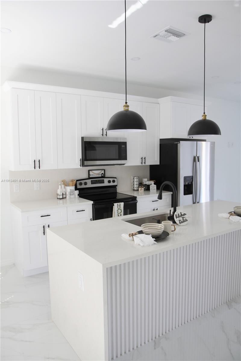 743 Roma Avenue Lehigh Acres, FL 33974 - Photo 6 of 20