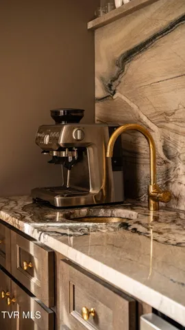 $849,900 | 1000 Huntington Court, Kingsport, TN 37660