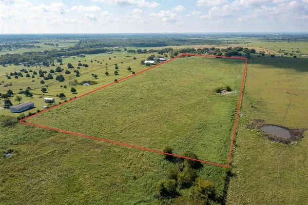 $585,000 | 7794 Northeast County Road 1040, Rice, TX 75155