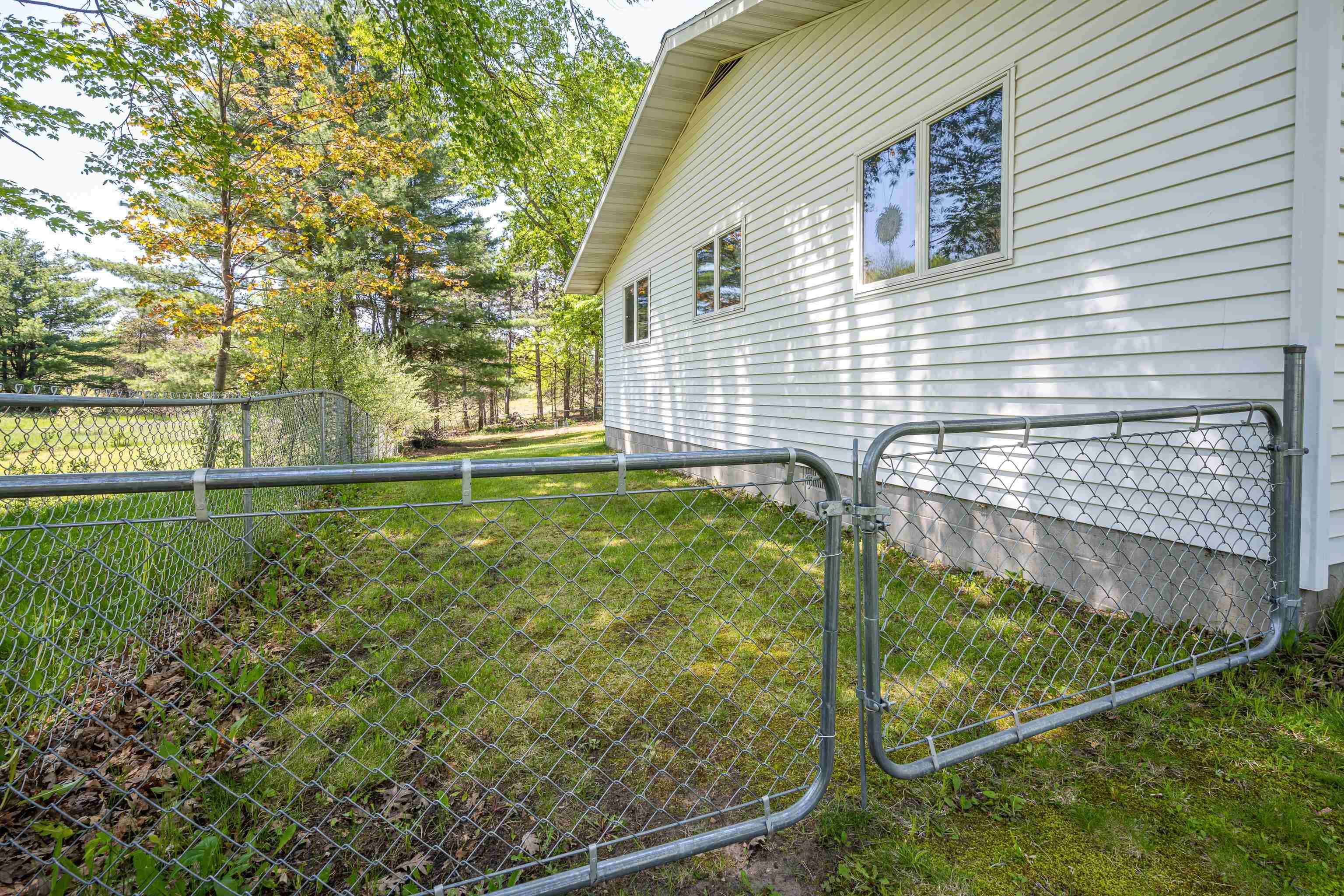 2881 Dean Street Harrison, MI 48625 - Photo 38 of 44