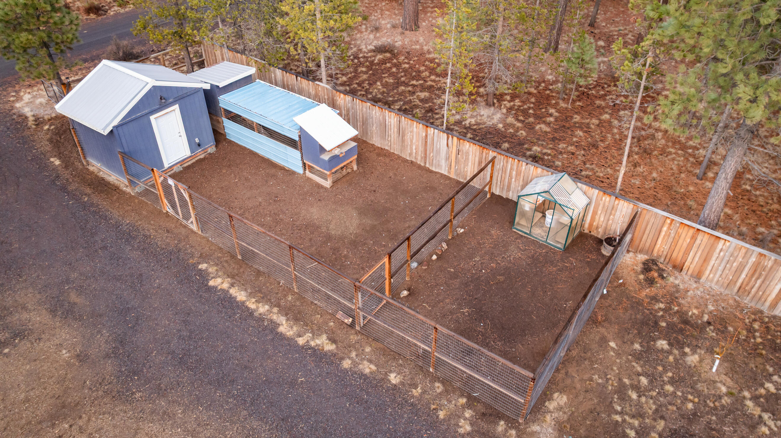 17271 Downey Road Bend, OR 97707 - Photo 25 of 34 Chicken Coop