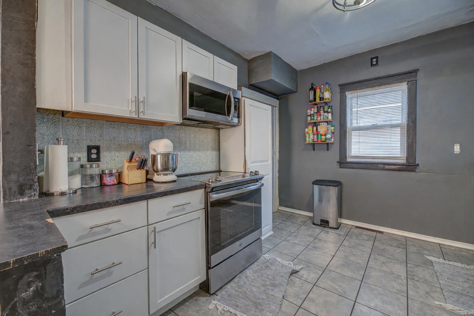 1617 Wisconsin Avenue Beloit, WI 53511 - Photo 7 of 14