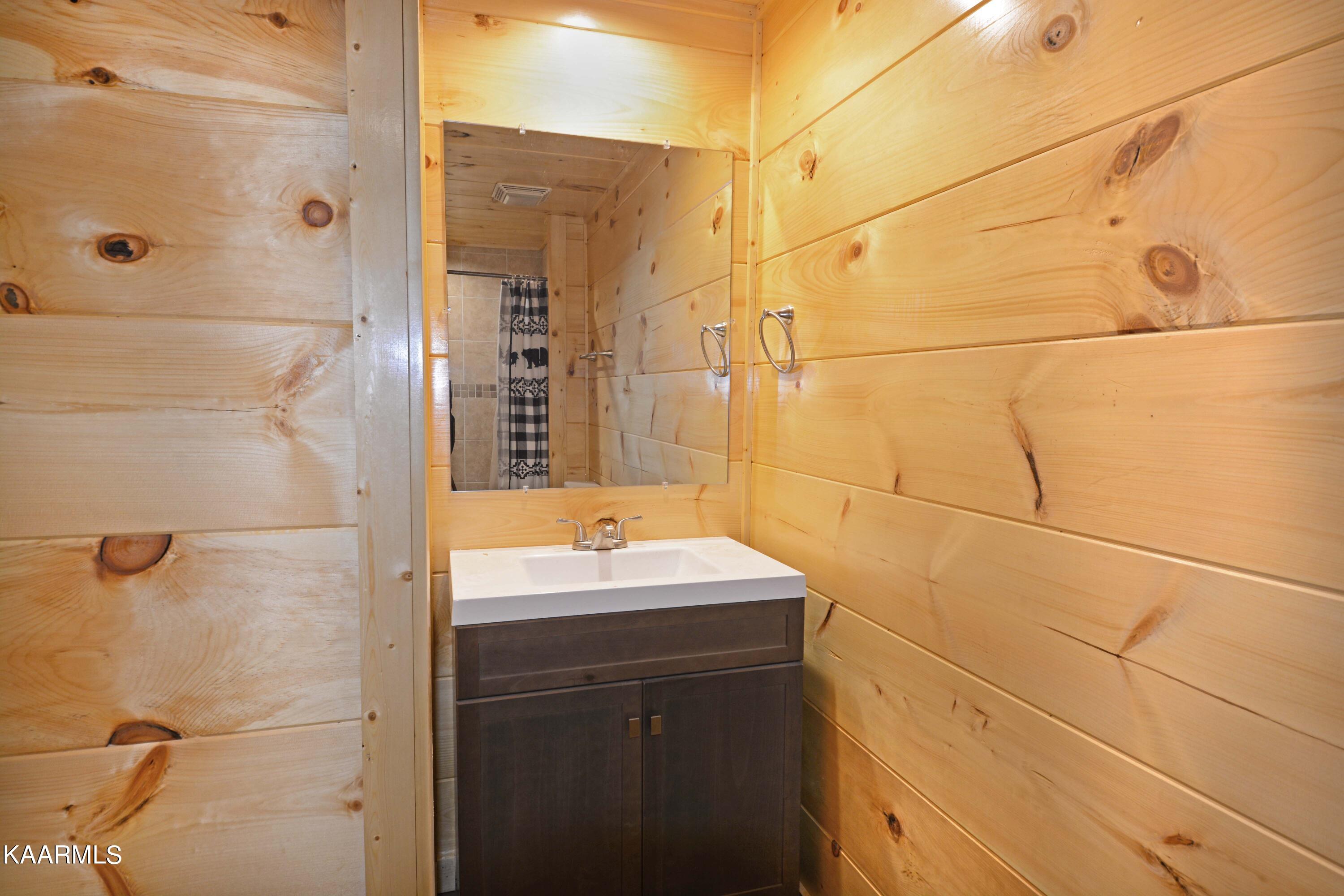 222 Caton Road Sevierville, TN 37862 - Photo 13 of 24 Bathroom 1-3