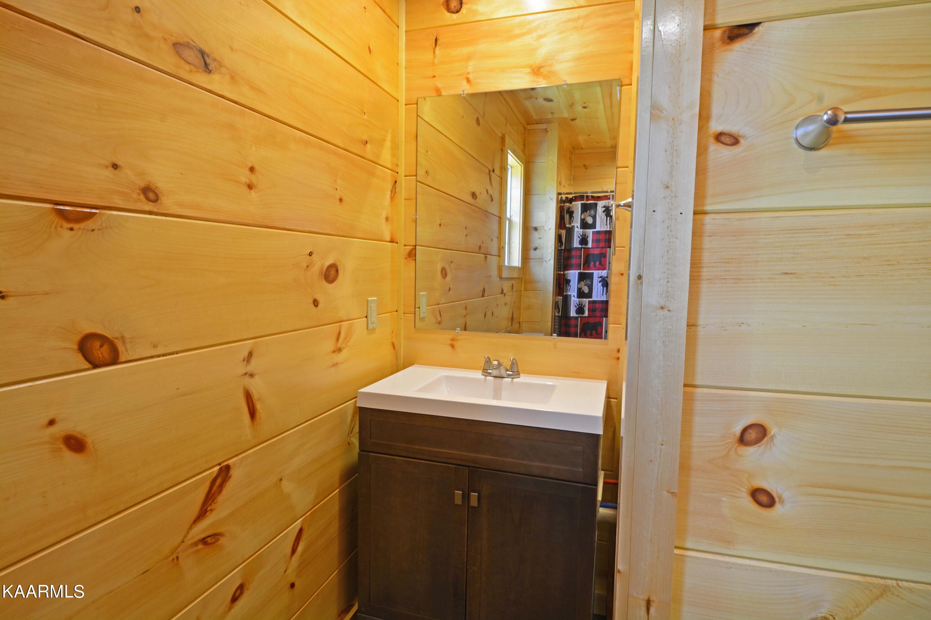 222 Caton Road Sevierville, TN 37862 - Photo 18 of 24 Bathroom 2-1