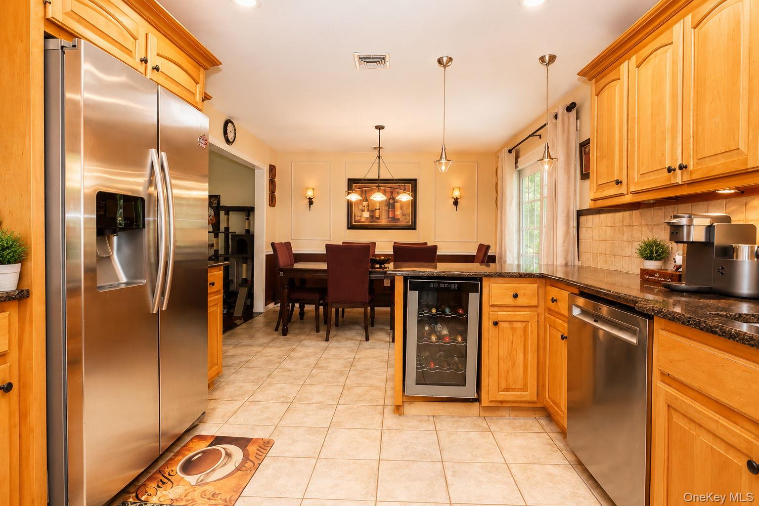 111 Ludvigh Road Bardonia, NY 10954 - Photo 10 of 44 Peninsula with wine fridge