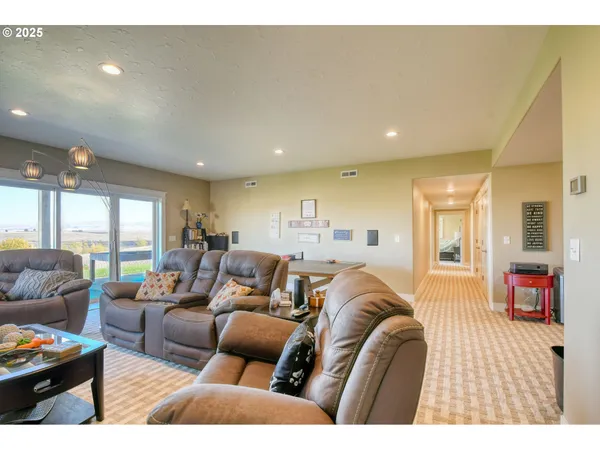 $1,495,000 | 70349 Lakeside Road, Pendleton, OR 97801