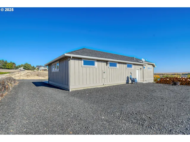 a view of an ocean and a building