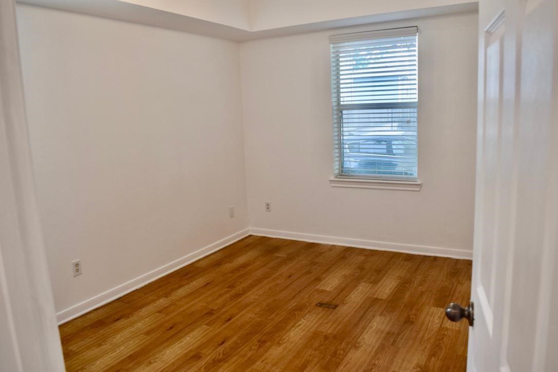 2302 Colorado Street, Unit D Houston, TX 77007 - Photo 6 of 9 Bedroom 2