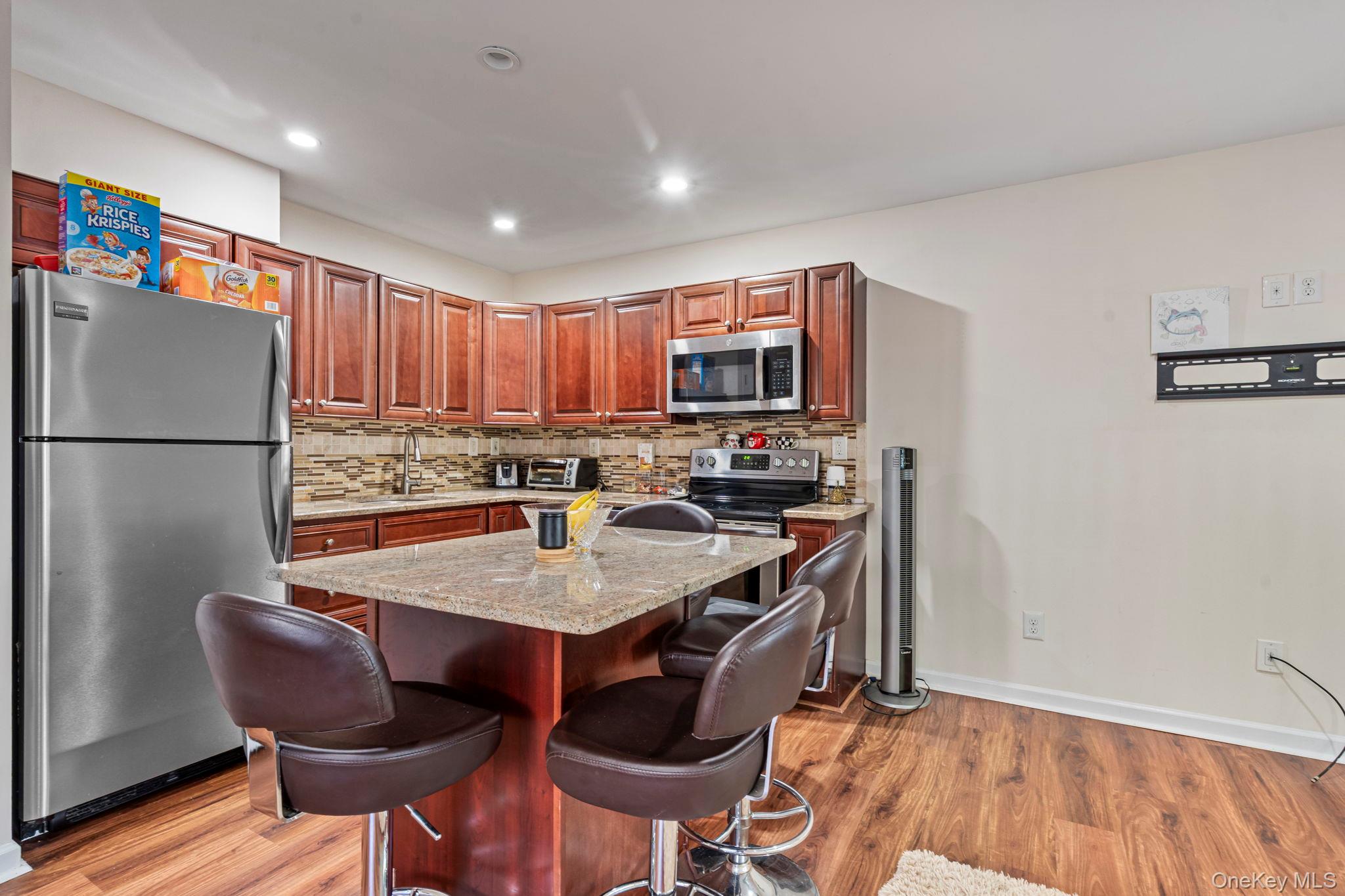 1 Anchorage Way, Unit 1401 Freeport, NY 11520 - Photo 12 of 27
