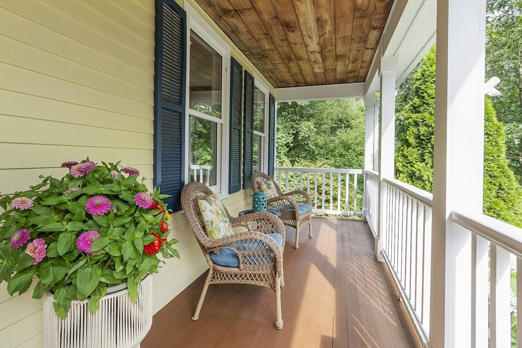 80 R Carlisle Road Westford, MA 01886 - Photo 4 of 42 Gallery Image 4