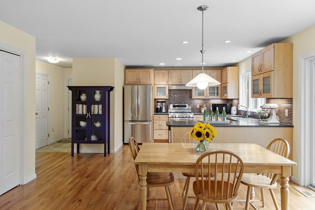 80 R Carlisle Road Westford, MA 01886 - Photo 8 of 42 Gallery Image 8