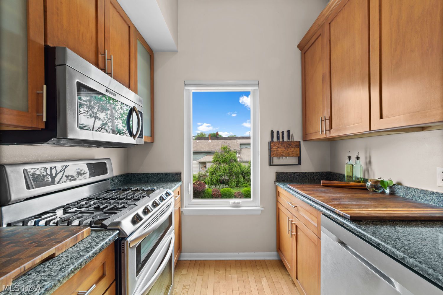2575 West 9th Street Cleveland, OH 44113 - Photo 14 of 32