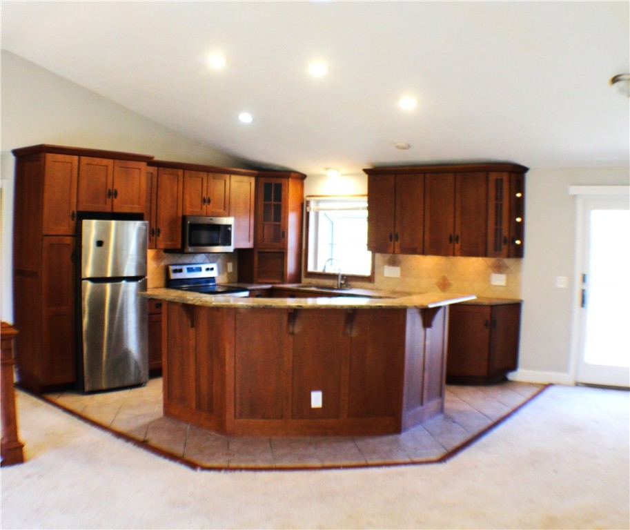 975 Fish Hill Road Coventry, RI 02816 - Photo 3 of 14