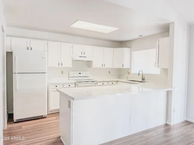 $2,250 | 7027 West Cherry Hills Drive, Peoria, AZ 85345