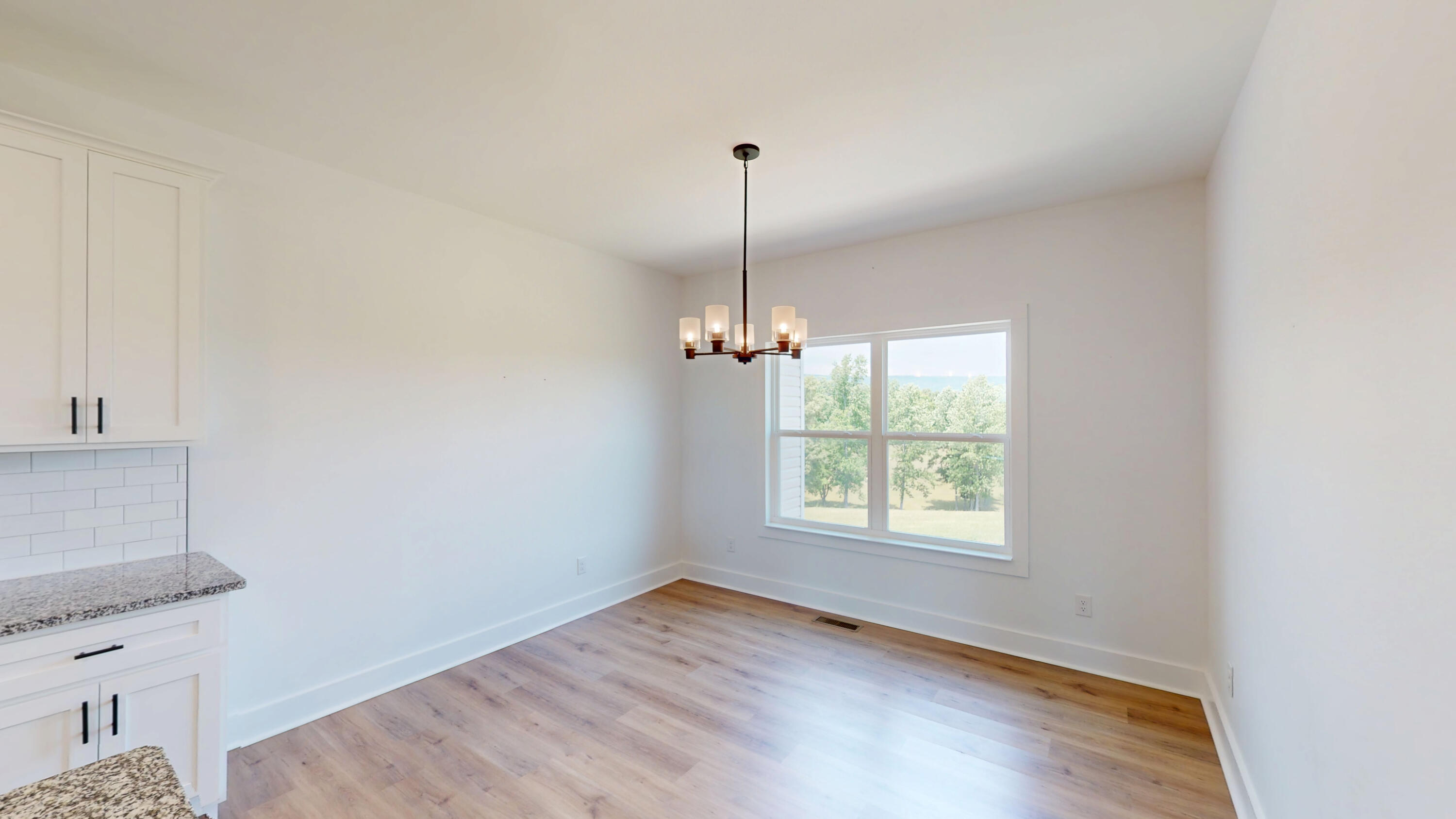 325 Henderson Road Evensville, TN 37332 - Photo 11 of 35 10.1DIning Area 1