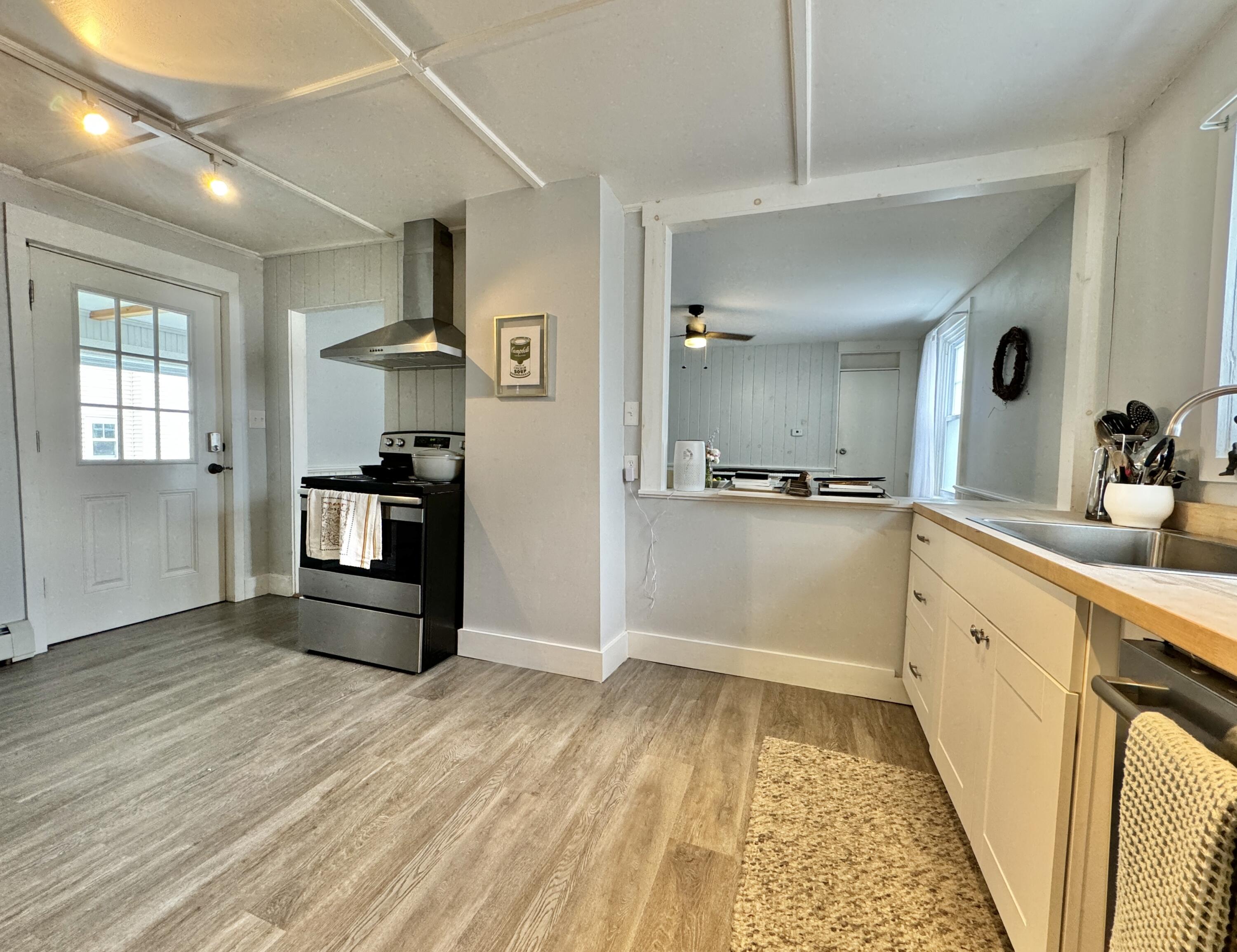 137 Spring Street Gardiner, ME 04345 - Photo 4 of 33 .
